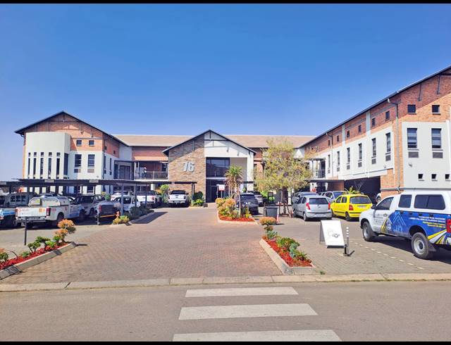 100M² OFFICE FOR SALE IN LOMBARDY ESTATE